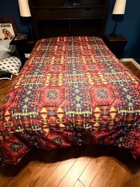 Full/Queen Cremieux Red and Navy Southwestern Comforter EUC
